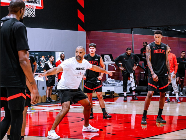 bodog博狗官网-乌度卡称赞谢泼德进步明显!看好杜兰特小贾:像刘易斯+特科格鲁