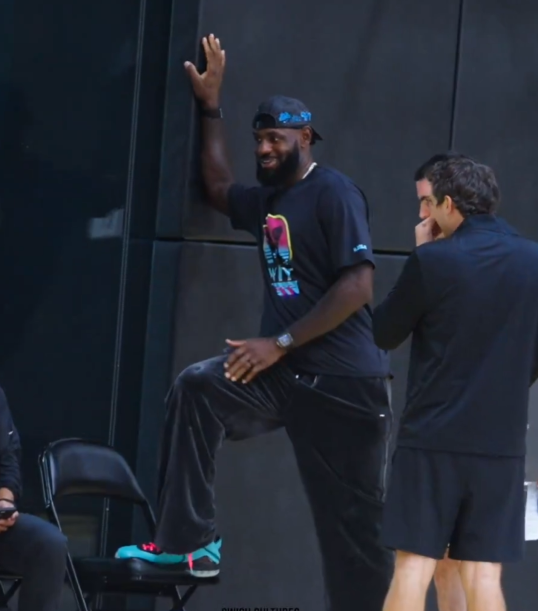 博狗体育官方网站-2天已经伤2个!湖人,你这训练营啥问题啊